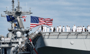 中菲缠斗五天，南海上演罕见一幕！马科斯闯下大祸，菲3003号船撞上中方舰艇，结局大反转